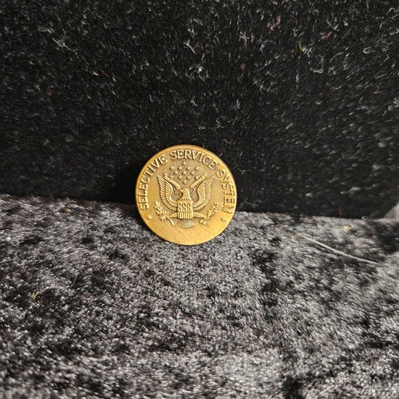 Vintage Selective Service System Pin - Picture 4 of 4